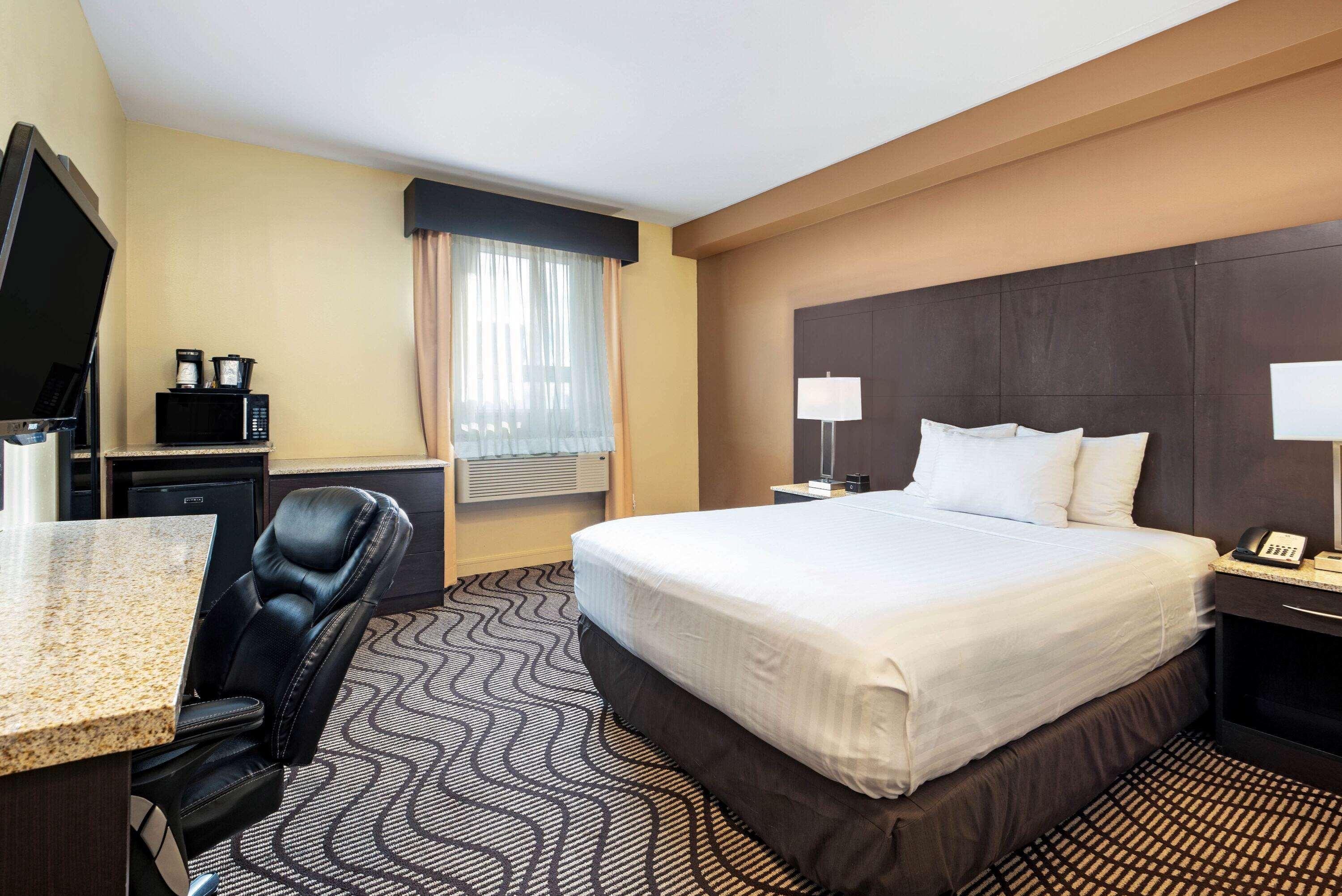 Hotel La Quinta By Wyndham Oshawa Esterno foto