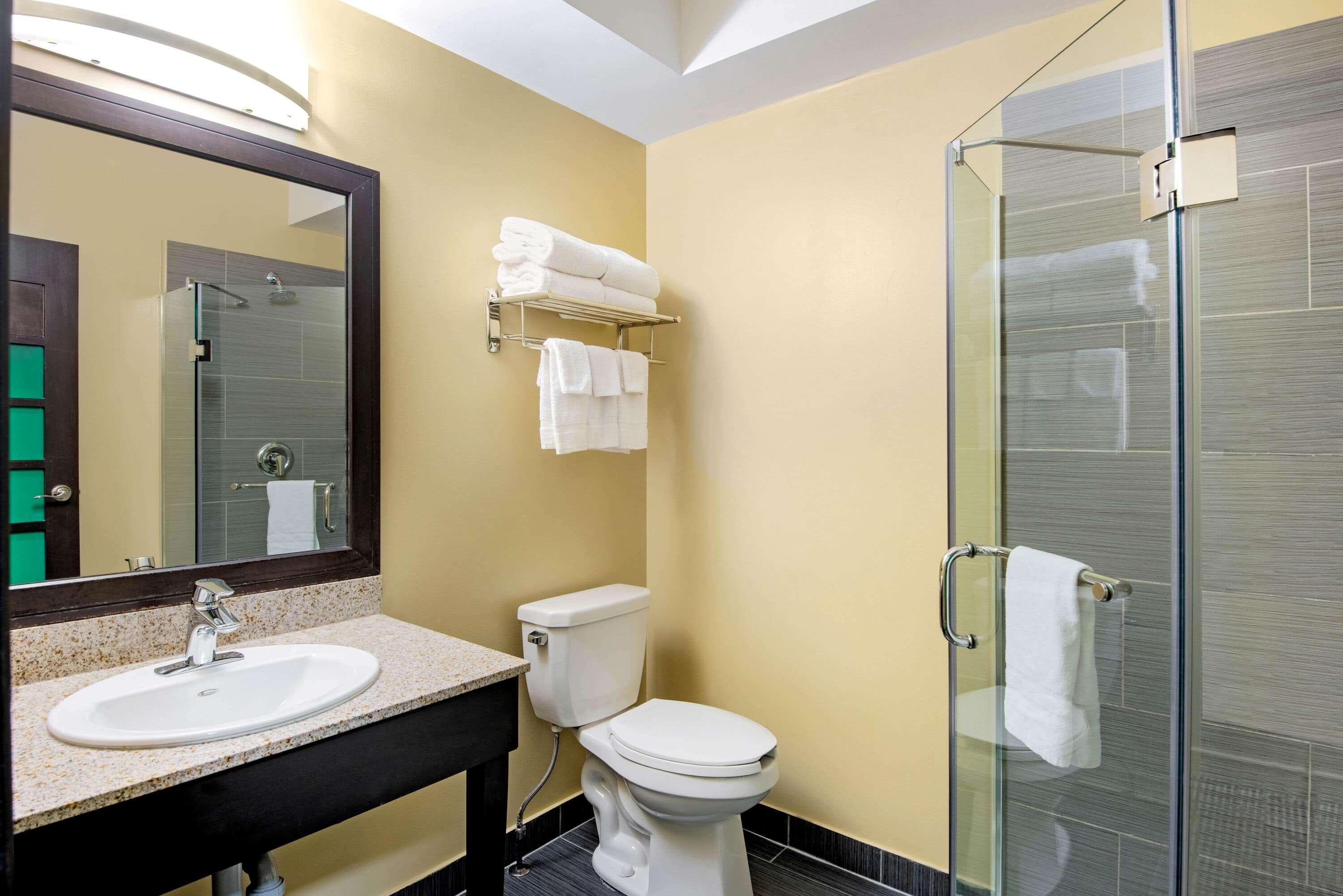 Hotel La Quinta By Wyndham Oshawa Esterno foto