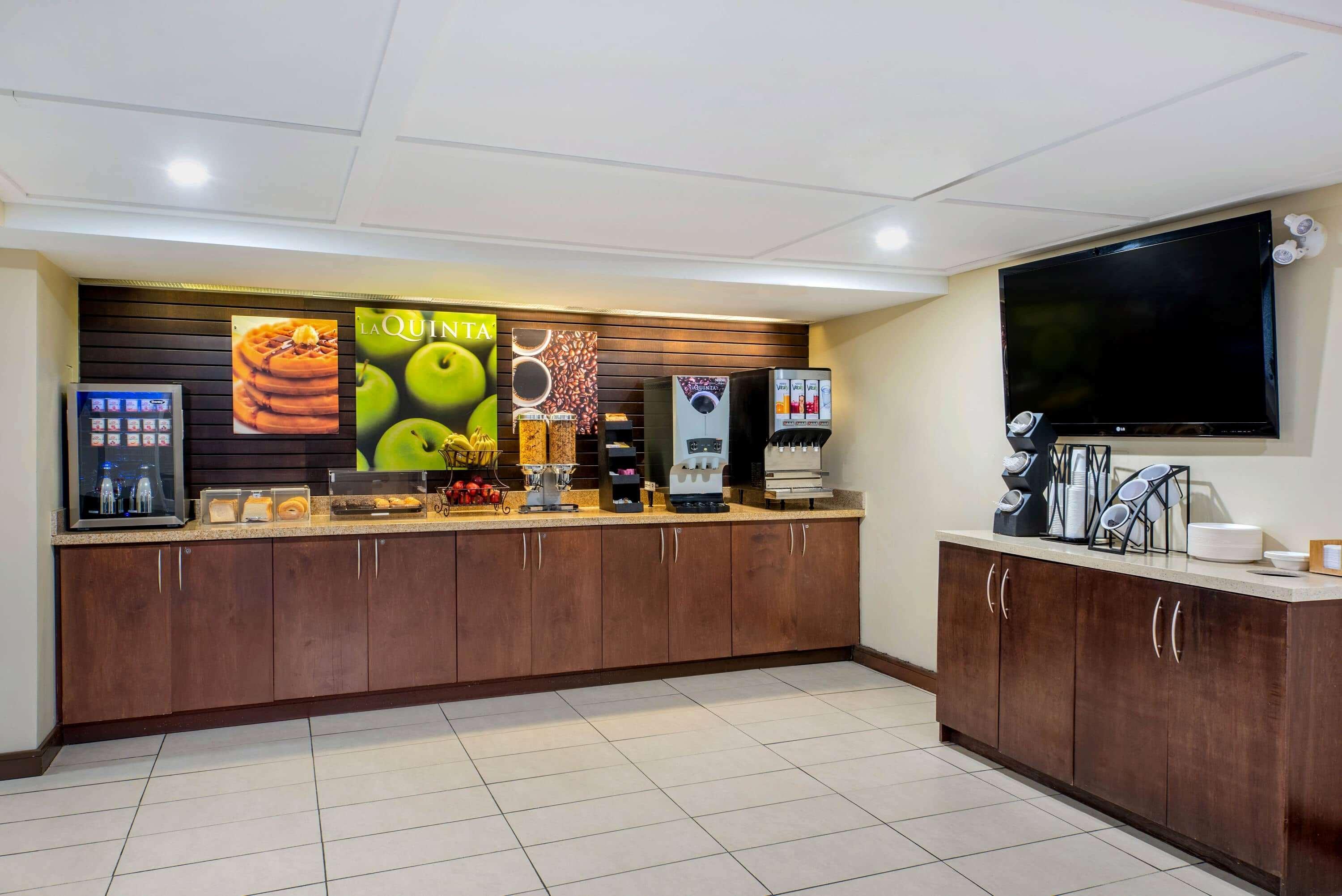 Hotel La Quinta By Wyndham Oshawa Esterno foto
